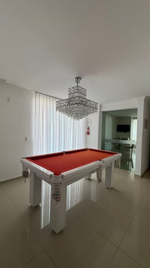 V10079 - Residencial Veneza, 2 suítes, Meia Praia, Itapema